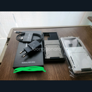 갤럭시 울트라25티타늄 실버 블루256G팝니다.