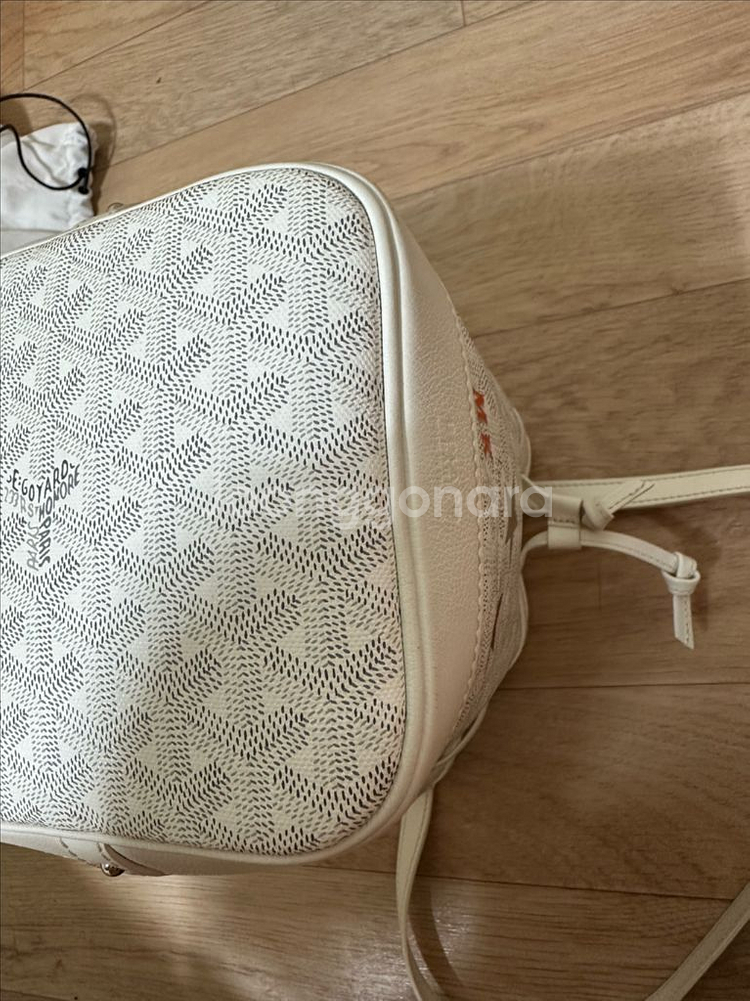 고야드 쁘띠플로 버킷백 화이트--5