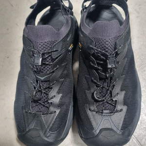 호카 남성 샌들