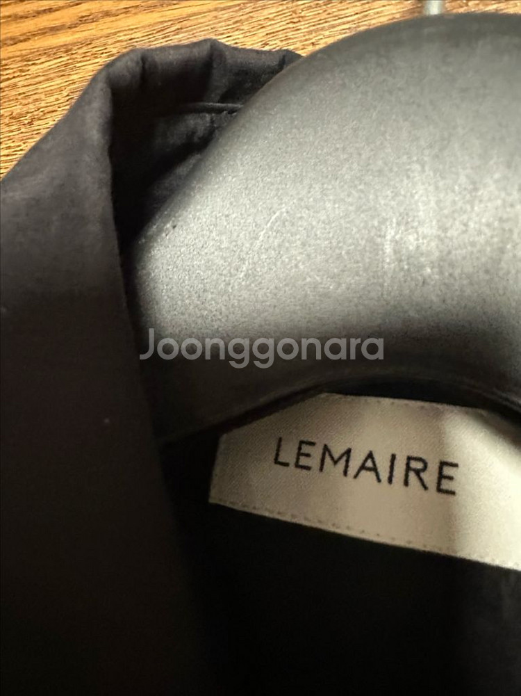 르메르 트위스트 셔츠--1