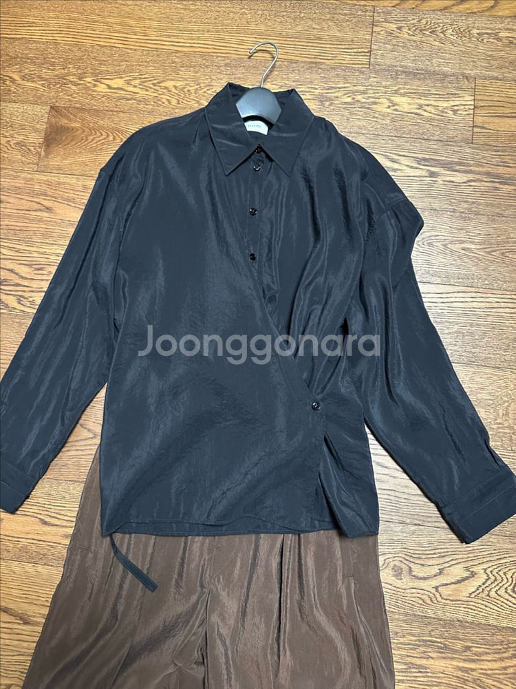 르메르 트위스트 셔츠--4