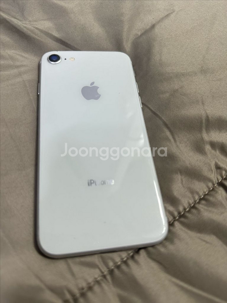 (무배)아이폰8 64기가 배터리 100 팔아요--1