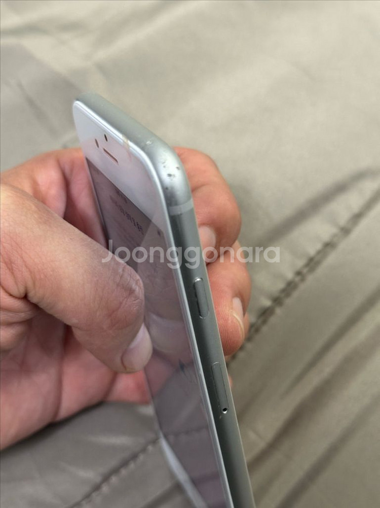 (무배)아이폰8 64기가 배터리 100 팔아요--2