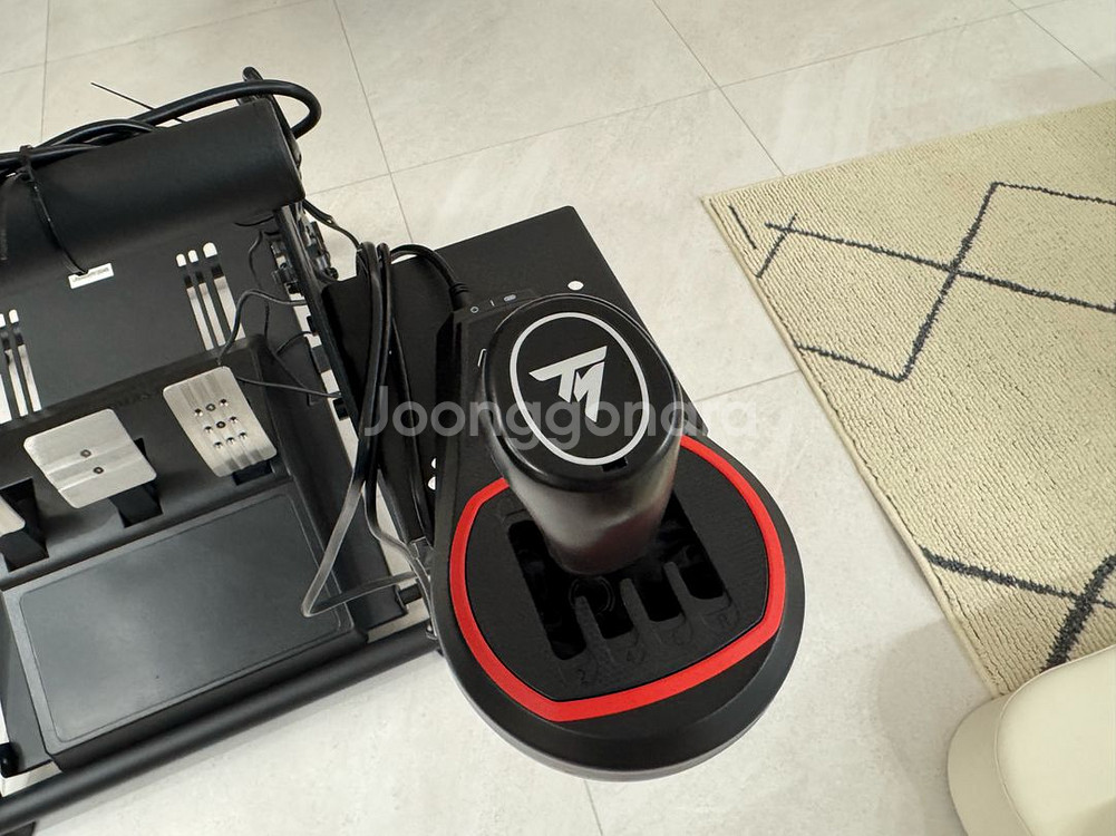 트러스트마스터 T300RS GT Edition + 거치--2