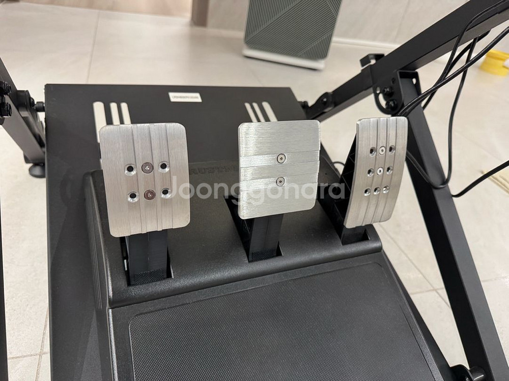 트러스트마스터 T300RS GT Edition + 거치--3