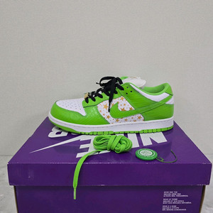 나이키 x 슈프림 덩크 민 그린 285사이즈