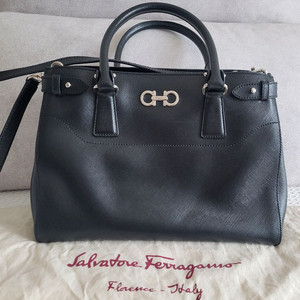 페레가모 더블 간치니 숄더백 토드백