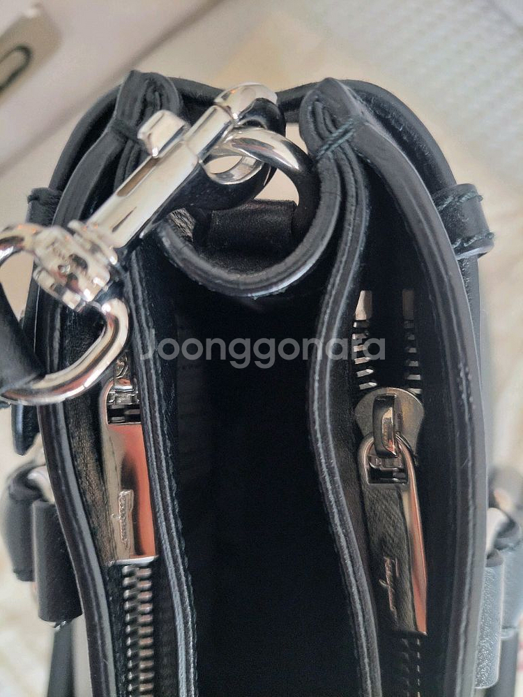 페레가모 더블 간치니 숄더백 토드백--3