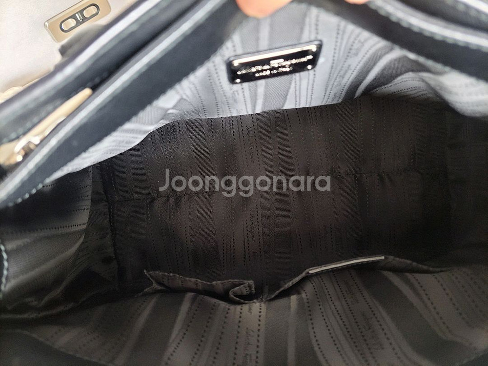 페레가모 더블 간치니 숄더백 토드백--4