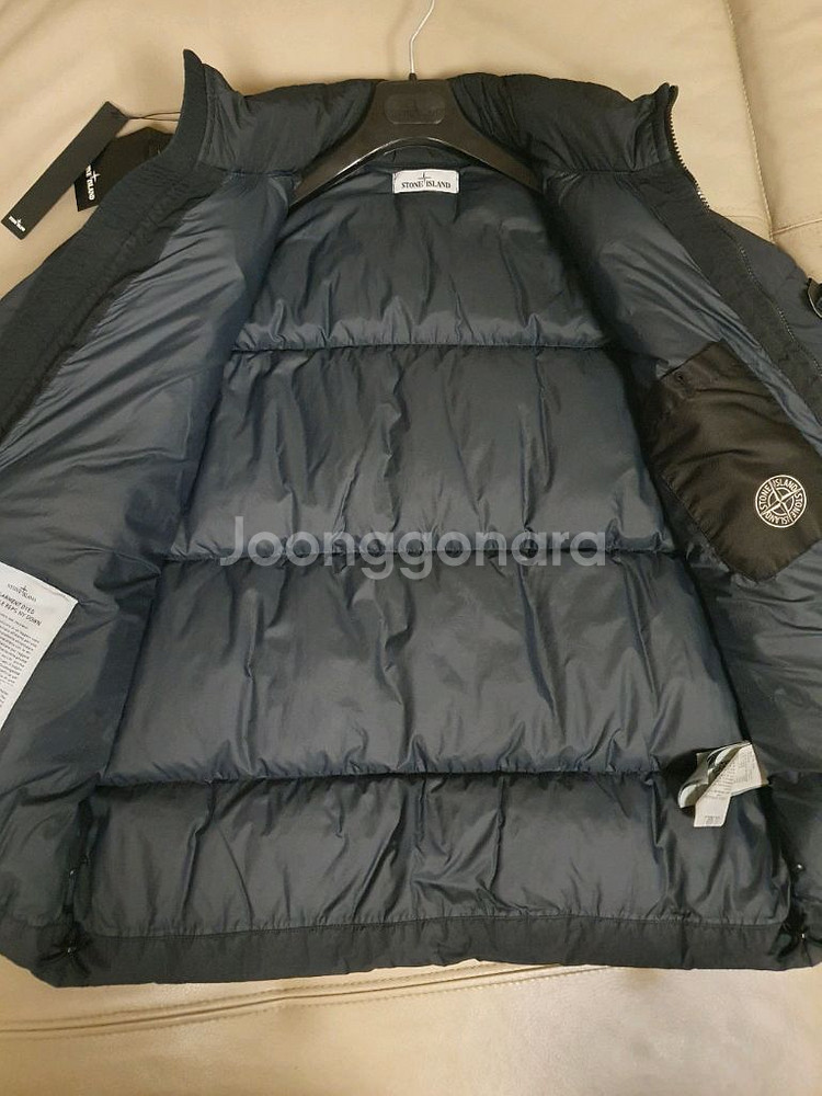 매장판)스톤아일랜드 21fw 논후드 숏패딩 L--3