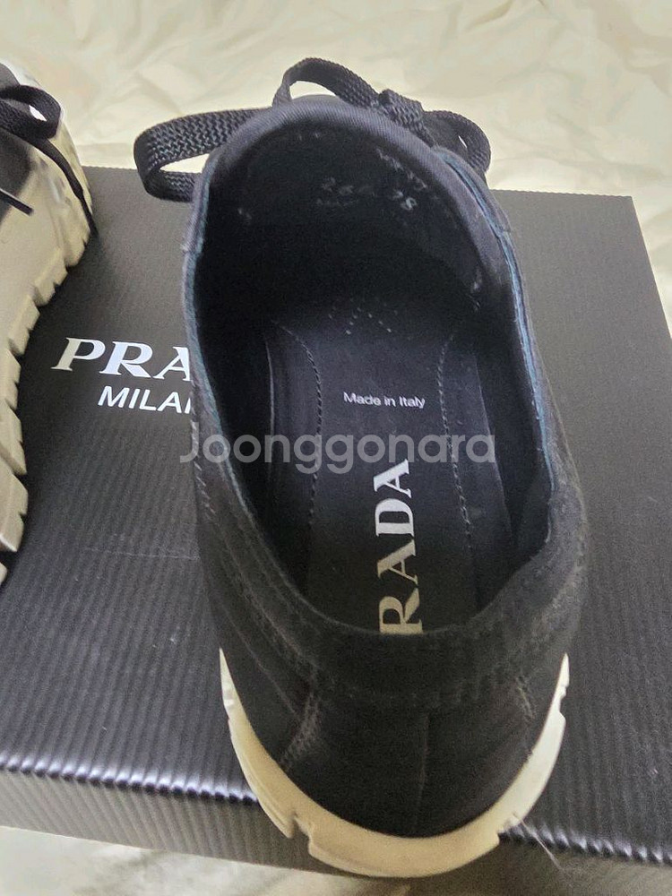 프라다 개버딘 스니커즈 판매합니다.--3