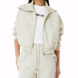 [새상품]보브(VOV) 레터링 니트카라 점퍼 2024신