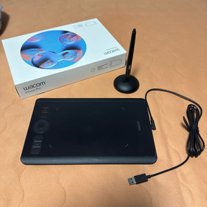 와콤 인튜어스프로 PTH-660 중형 펜타블렛