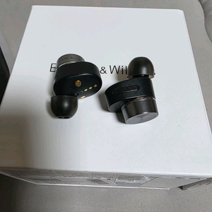 [구매] B&W Pi7 S2 케이스 충전박스 삽니다