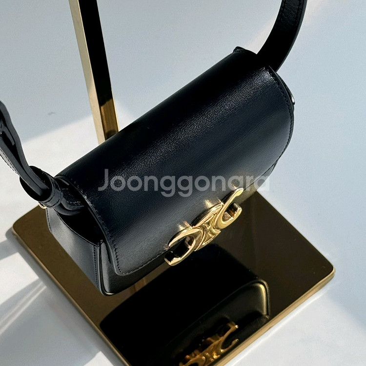 셀린느 미니 클로드 새상품--2