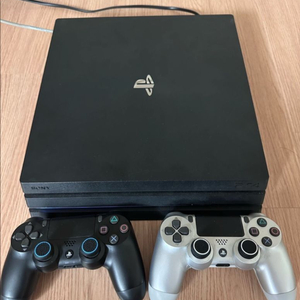 플스4 Pro 1TB 컨트롤러 2개