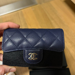 샤넬똑딱이금장네이비 캐비어 레더 카드지갑 새상품