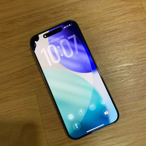 아이폰15프로 네추럴티타늄 512기가 팝니다.