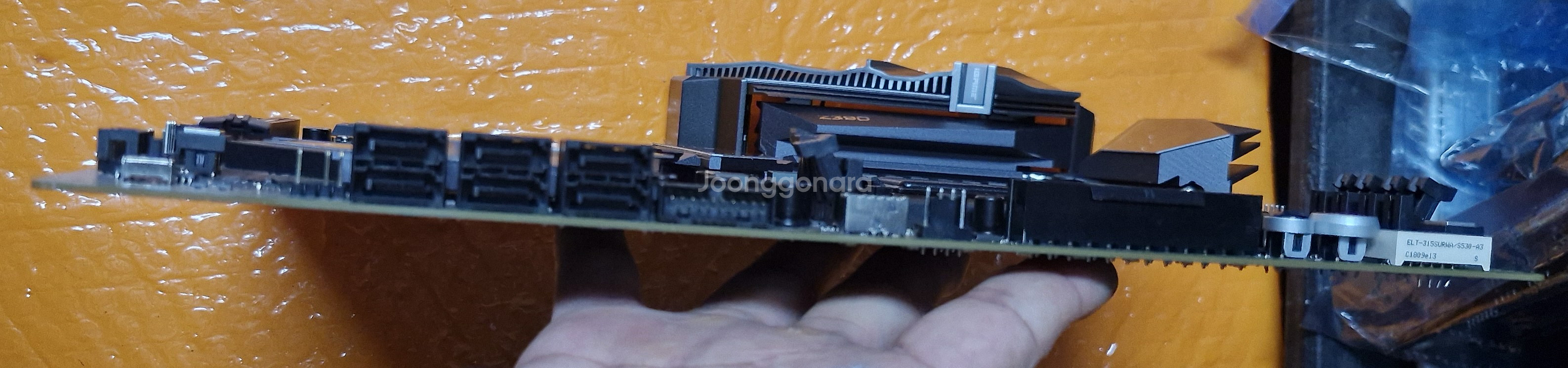 Colorful Z390 Vulcan X 백패널없음--4