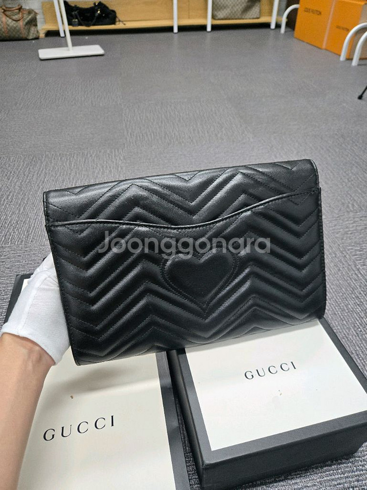 [특가][정품]구찌 마틀라세 플랩 클러치백--1