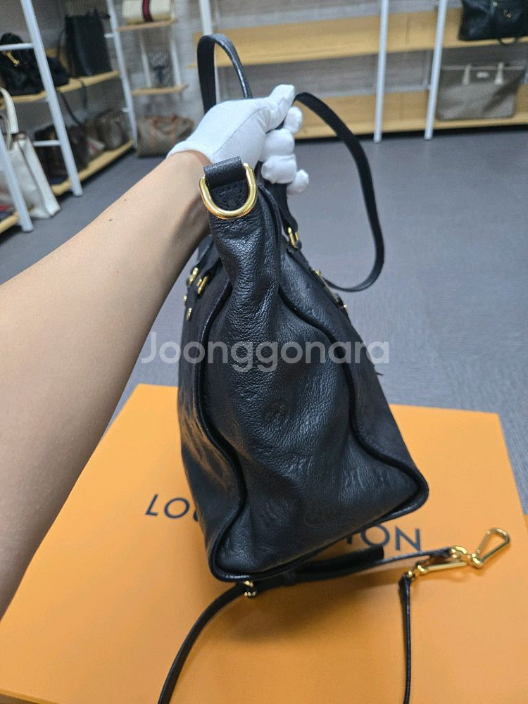 [특가][정품]루이비통 앙프레뜨 루미네즈 숄더백--2