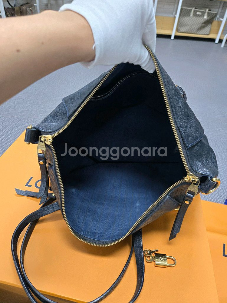 [특가][정품]루이비통 앙프레뜨 루미네즈 숄더백--5