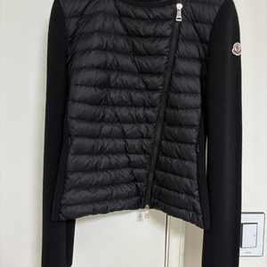 몽클레어 니트패딩 매장판