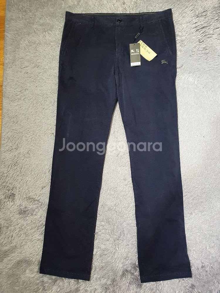 택부착 새상품 버버리런던 정품 네이비코튼 치노팬츠38--0