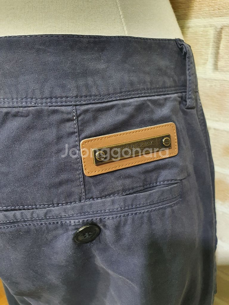 택부착 새상품 버버리런던 정품 네이비코튼 치노팬츠38--8