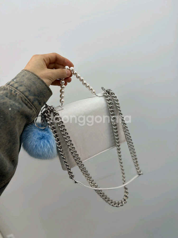 켈리즈 나이키 바람막이 화이트 미니사첼백--1