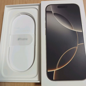 아이폰박스 아이폰16프로 블랙티타늄 내츄럴