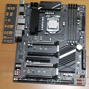 제온 E-2224, 기가바이트 C246보드