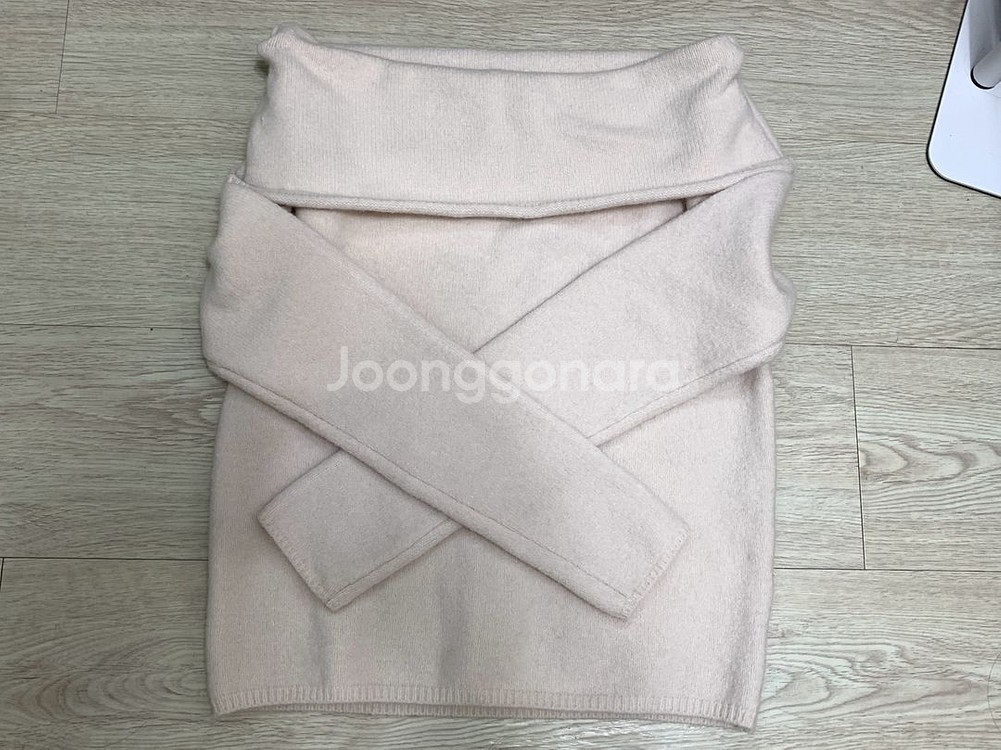 윤슬샵 카멜 오프숄더 니트 더바넷 타낫 온트--8