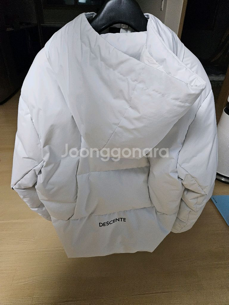 데상트 24FW 더미작스 패딩팔아요(95)--1