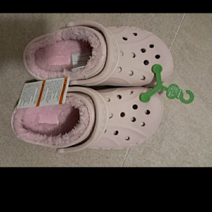 크록스 바야 라인드 클로그 베어리핑크 230 새제품