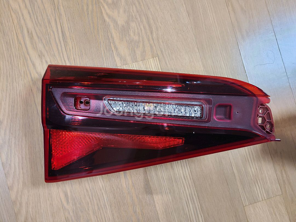 2020년식 셀토스 후미등 (테일램프) 1대분 세트--1