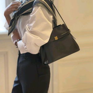 오뮤 뮤뮤백 완전새것 보스크 허앤쉬 오르 시에 그레이룸