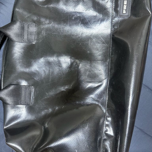 프라이탁 로이 올블랙 + 올블랙 어깨끈 이미지