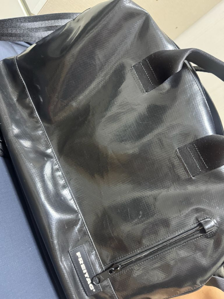 프라이탁 로이 올블랙 + 올블랙 어깨끈 이미지