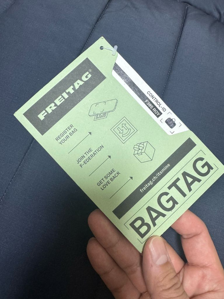 프라이탁 로이 올블랙 + 올블랙 어깨끈 이미지