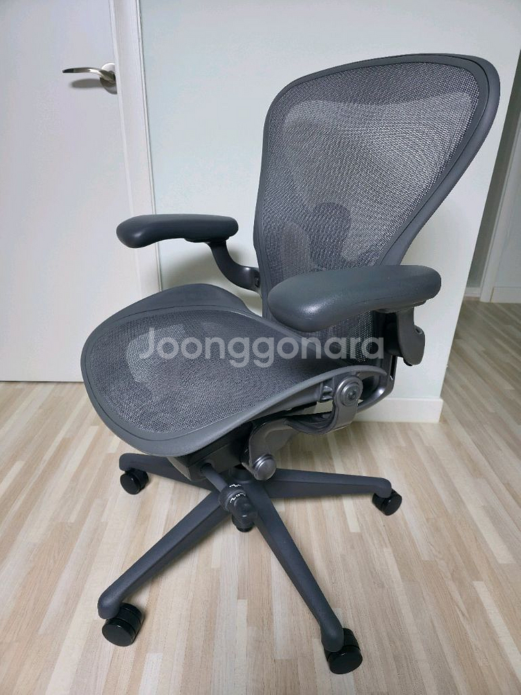 허먼밀러 뉴 에어론 B사이즈 팝니다.--0