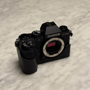 후지필름 X-S20 바디 + SmallRig 케이스 +
