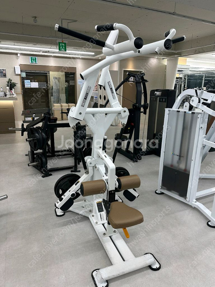 뉴텍 로버스트 다이나포스 인사이트 등 중고 헬스 기구--5