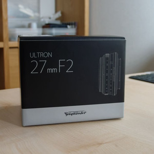 보이그랜더 울트론 27mm f2 x마운트팝니다.