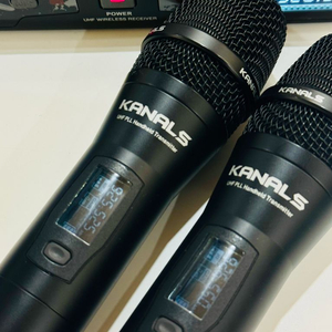 카날스 bk-820N 무선마이크 팝니다.