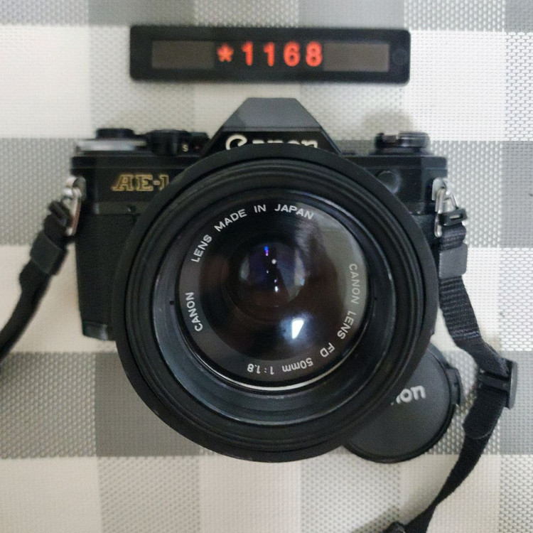 캐논 AE-1 필름카메라 블랙바디 1.4 단렌즈 케이스 이미지