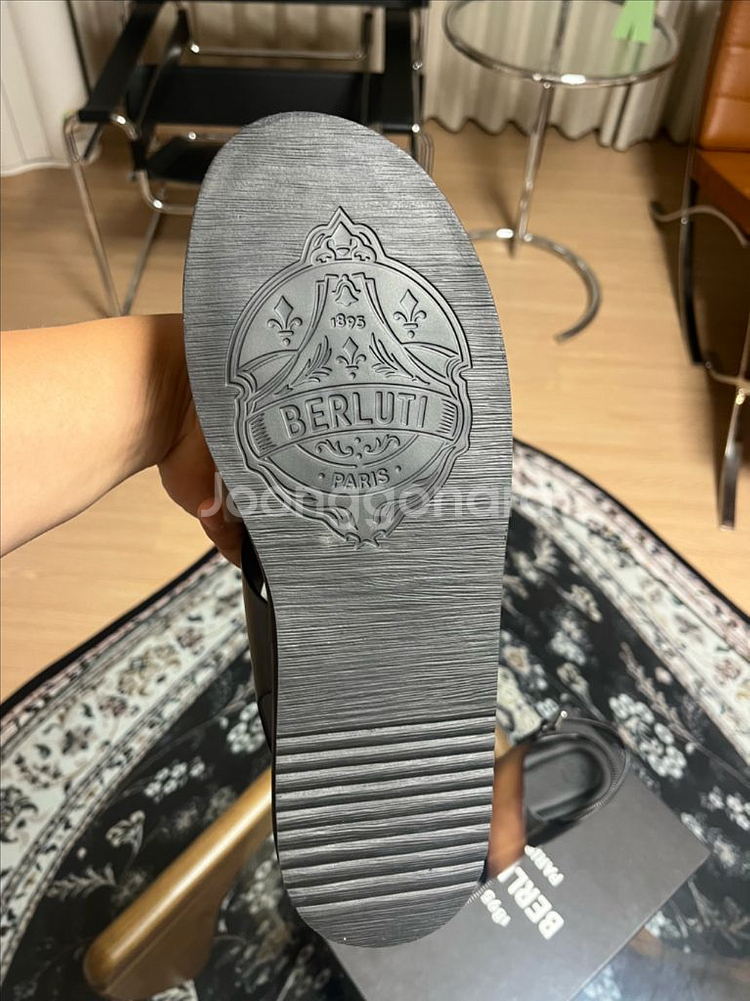 벨루티 샌들--4