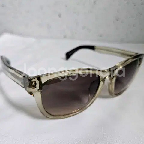 51) 질샌더 투명 프레임 그라데이션 선글라스 카키--1