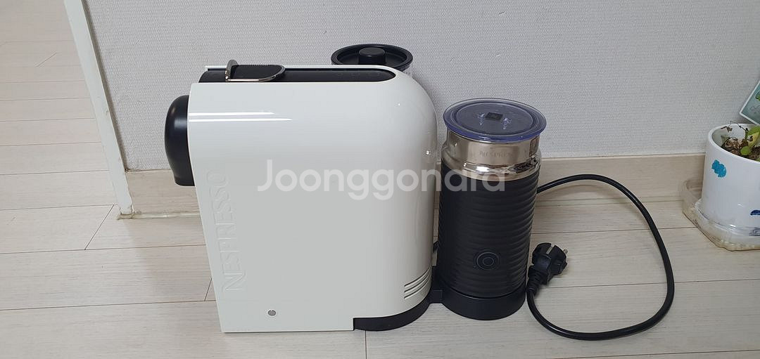 네스프레소 유밀크 C55 캡슐 커피머신 판매--2