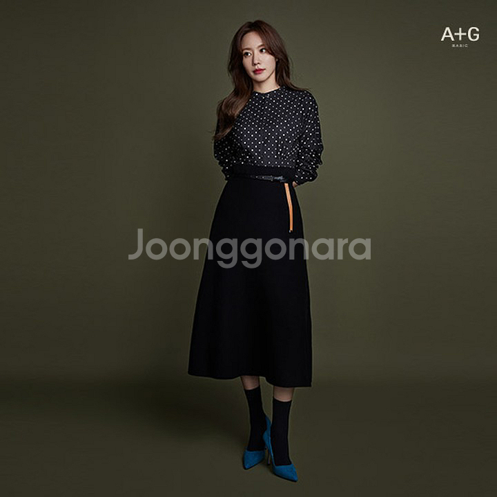 [M] 더엣지 울 100 홀가먼트 니트 스커트 블랙--0